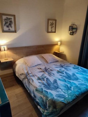 Charmant studio 8, parking et wifi gratuit, local vélo